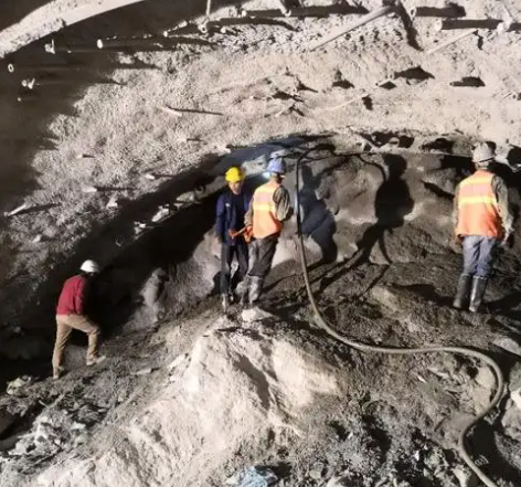 舒兰拱顶带模注浆料的施工流程及注意事项